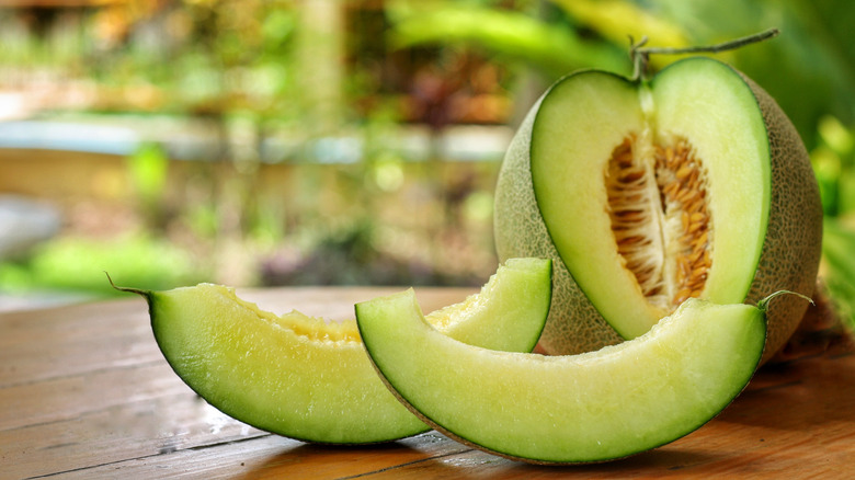 Why It's Difficult To Pick A Perfectly Ripe Honeydew