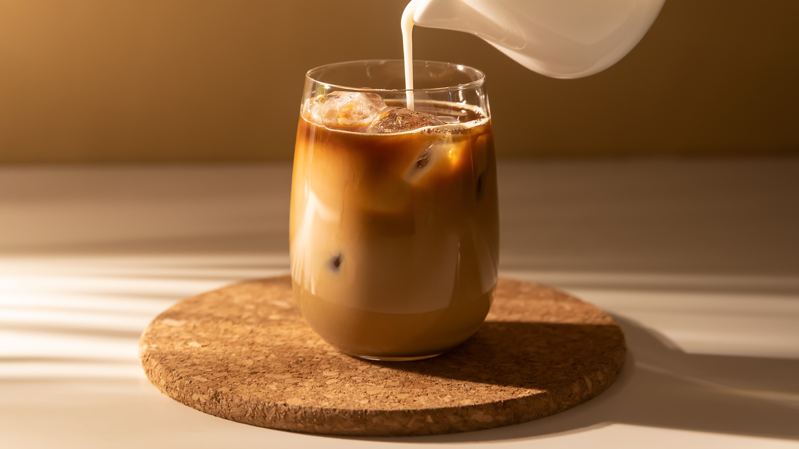 https://www.tastingtable.com/img/gallery/why-its-so-important-to-store-cold-brew-coffee-in-an-airtight-container/l-intro-1650478140.jpg