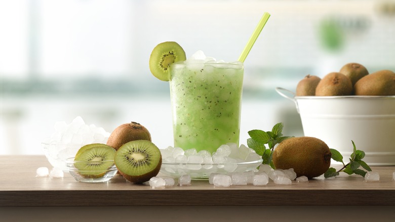 iced kiwi drink