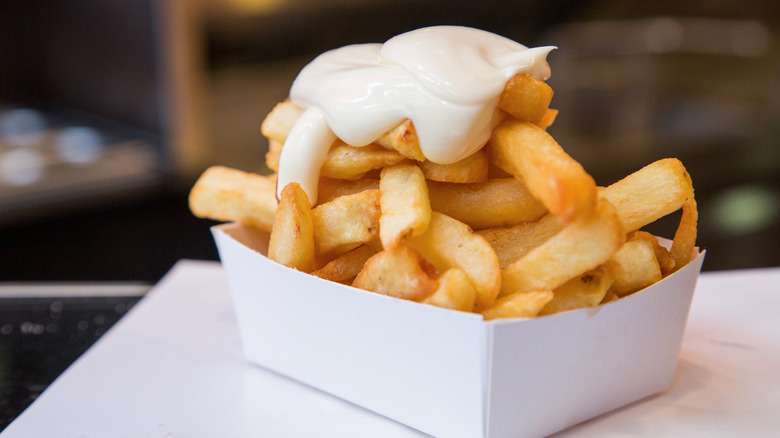 Restaurant fries with mayo