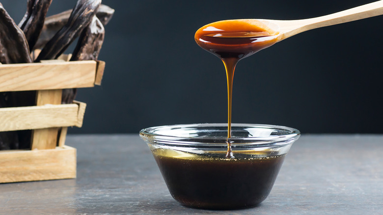 molasses in a clear bowl