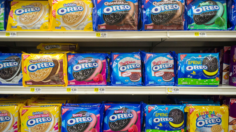 Different flavors of Oreos