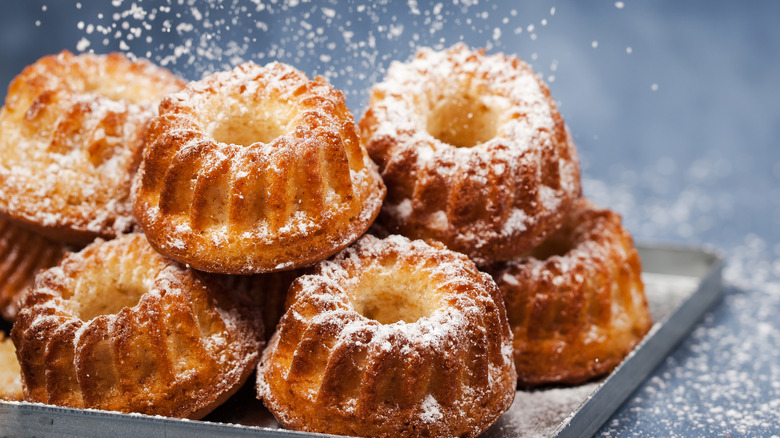 unfrosted mini bundt cakes