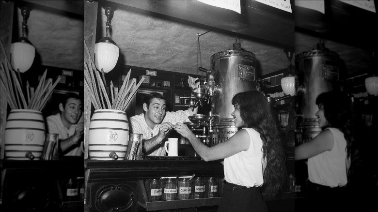 New York coffee shop in the 1960s