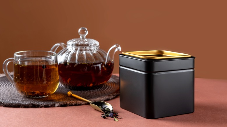 tea set and airtight container