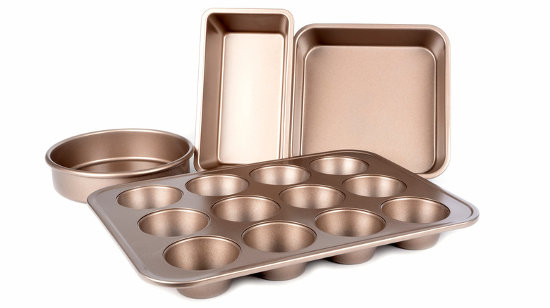 Light baking pans