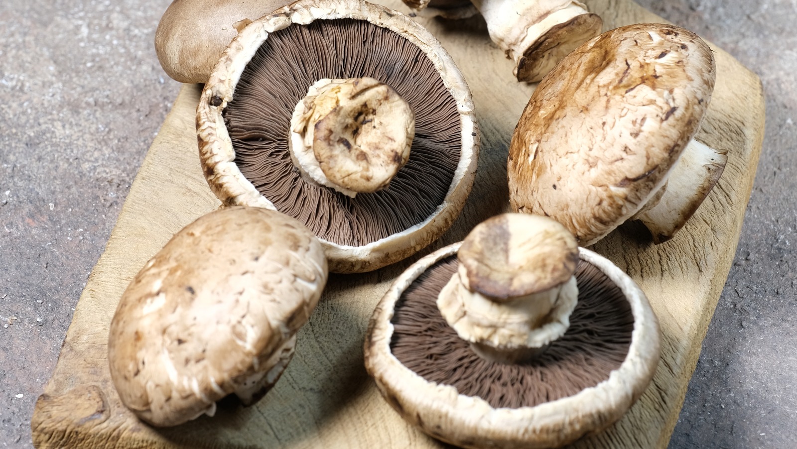 Why The Gills Of Portobello Mushrooms Are Often Removed