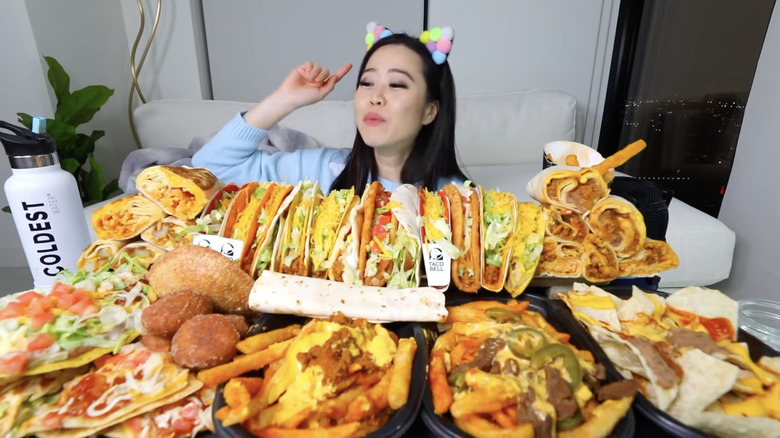 Stephanie Soo taco bell mukbang