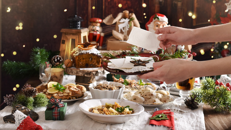 why-the-traditional-polish-christmas-eve-dinner-features-12-dishes