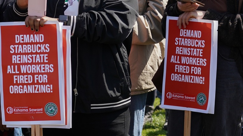 Starbucks union picket line