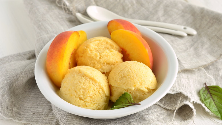 Peach ice cream