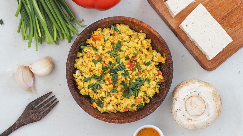 tofu scramble and ingredients 