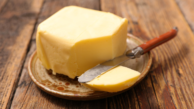 butter on plate with butterknife