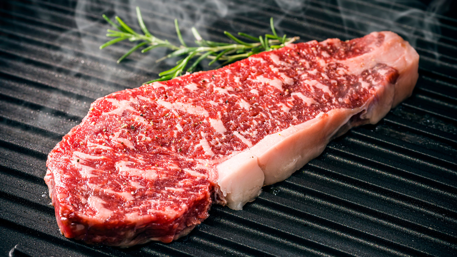 You Should Never Put Cold Meat In A Hot Pan. Here's Why