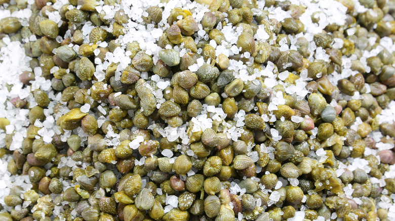 capers preserved with salt