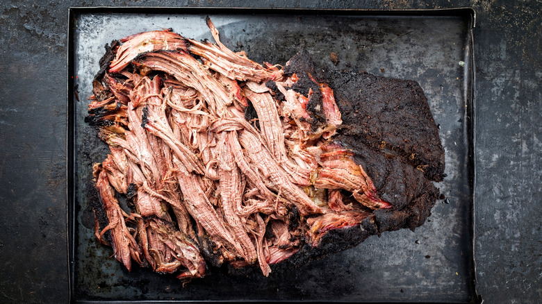 tray of pulled pork