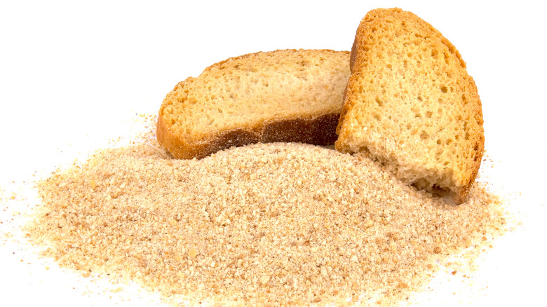 Crunchy slices of bread and bread crumbs