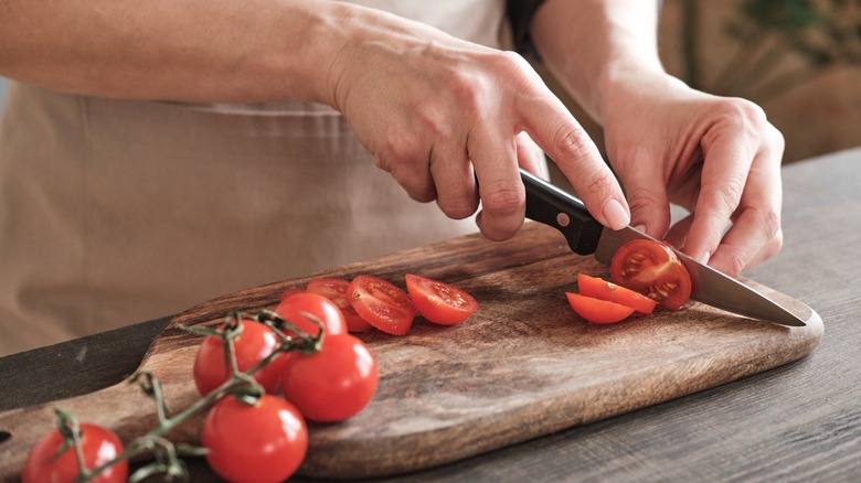 sliced cherry tomatoes