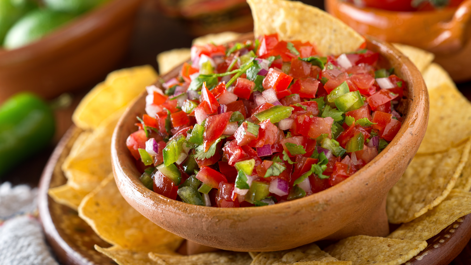 Why You Should Use A Blend Of Peppers In Fresh Salsa