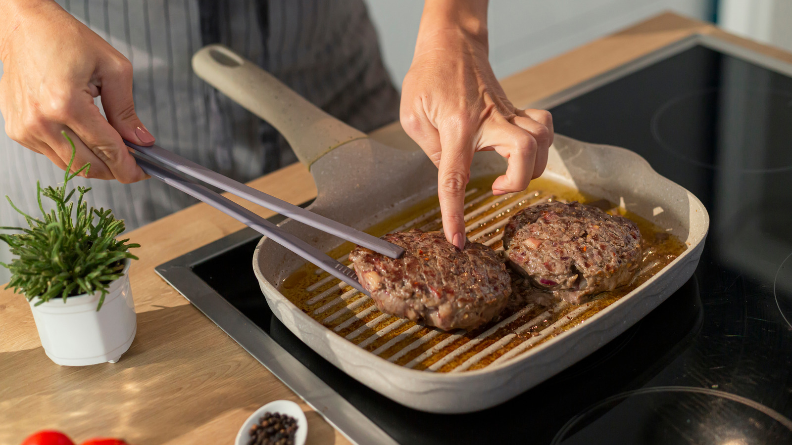 Why You Shouldn t Rely On The Hand Trick To Check Meat s Doneness