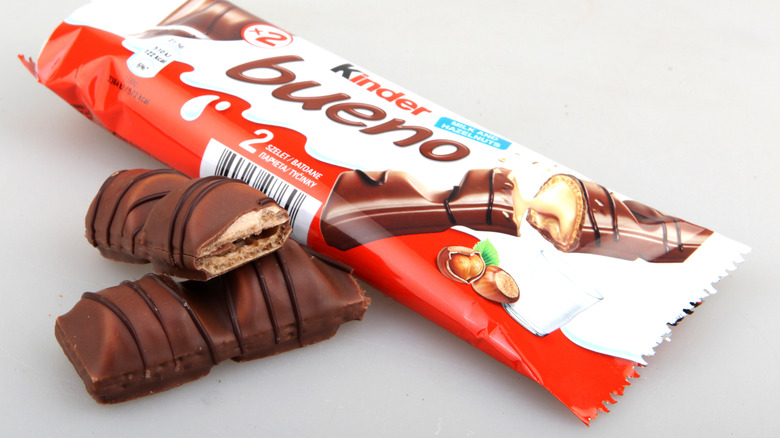 A Kinder Bueno bar