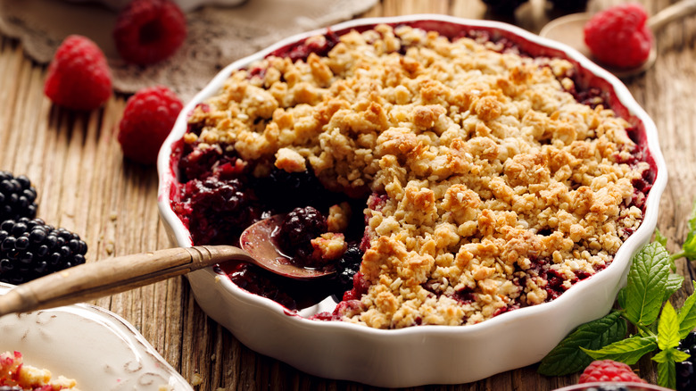 Blackberry crumble