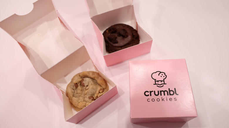 crumbl cookies