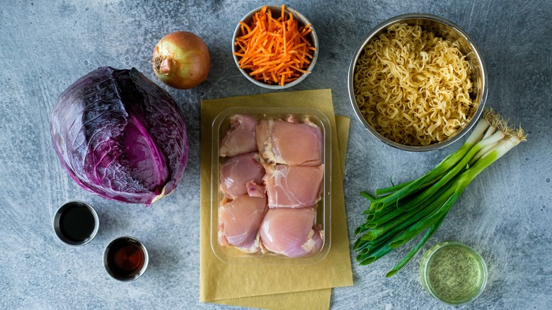 chicken veggie noodle stir fry ingredients