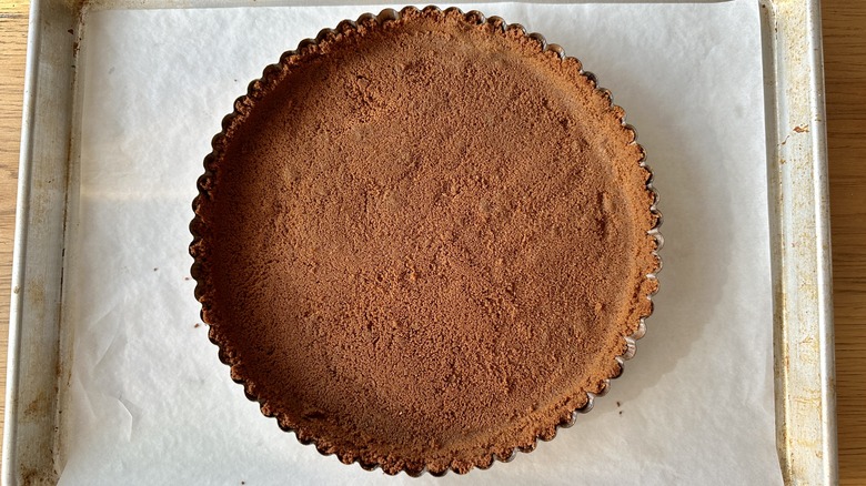 gingersnap crust in tart pan