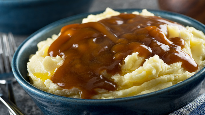 Mashed potatoes in crock