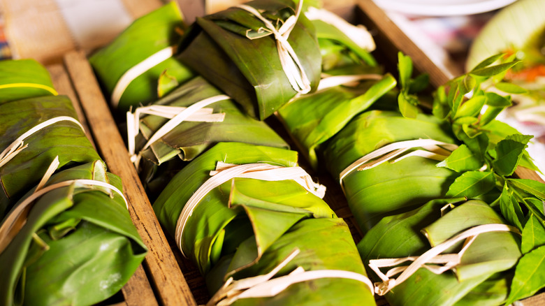 sticky rice in banana leaf