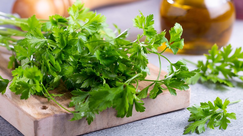 Parsley on a chopping board