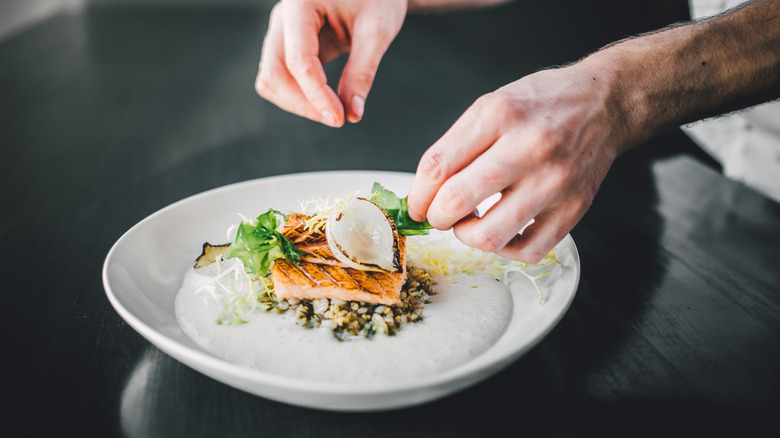 plating small piece of fish