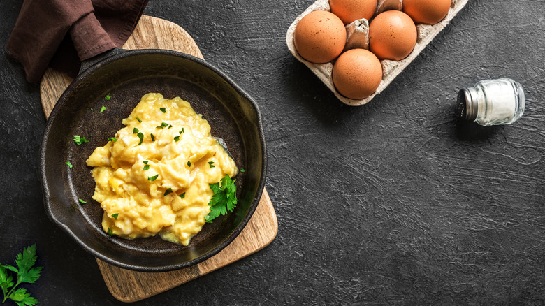 https://www.tastingtable.com/img/gallery/x-kitchen-tools-that-will-help-you-make-the-perfect-scrambled-eggs/intro-1685039009.jpg