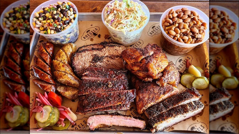 Roegels BBQ platter with sides