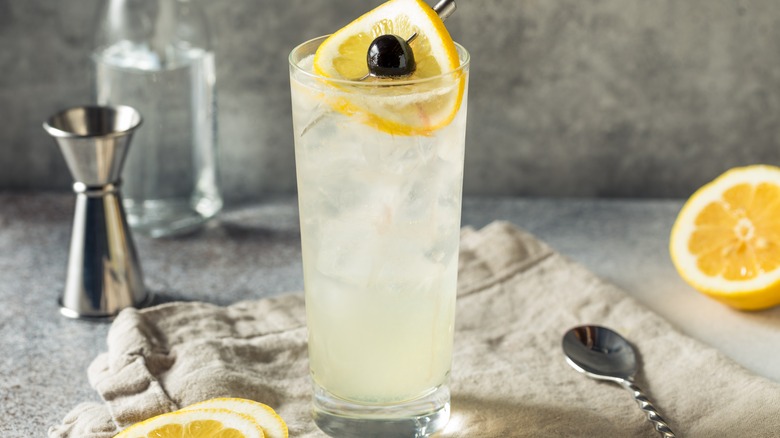 Tom Collins cocktail on counter