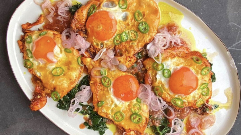 Turmeric fried eggs