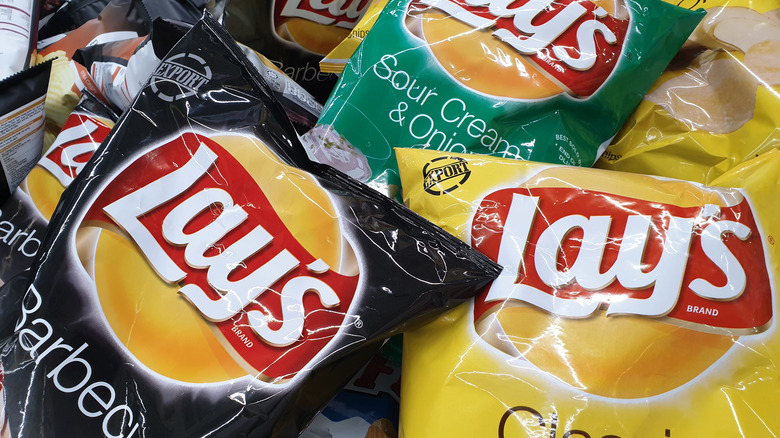 multiple flavors of Lay's potato chips