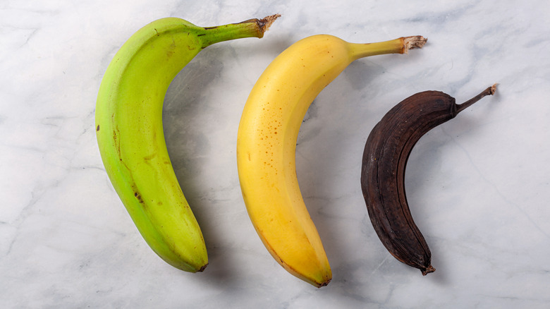 Three stages of banana ripening 