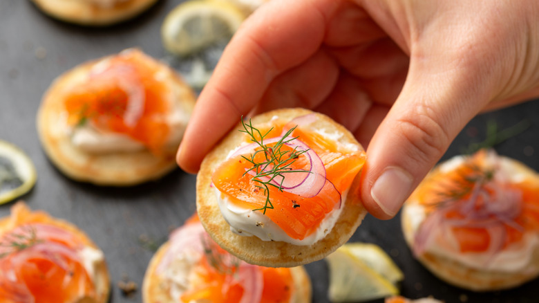 smoked salmon blinis