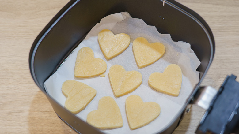 unbaked sugar cookies in air fryer