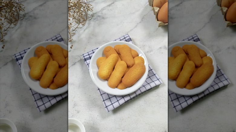 cat's tongue cookies in bowl