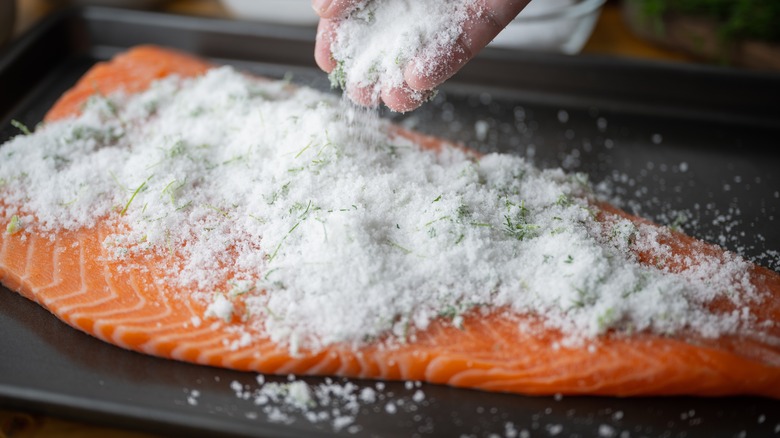 Salmon curing in salt and sugar