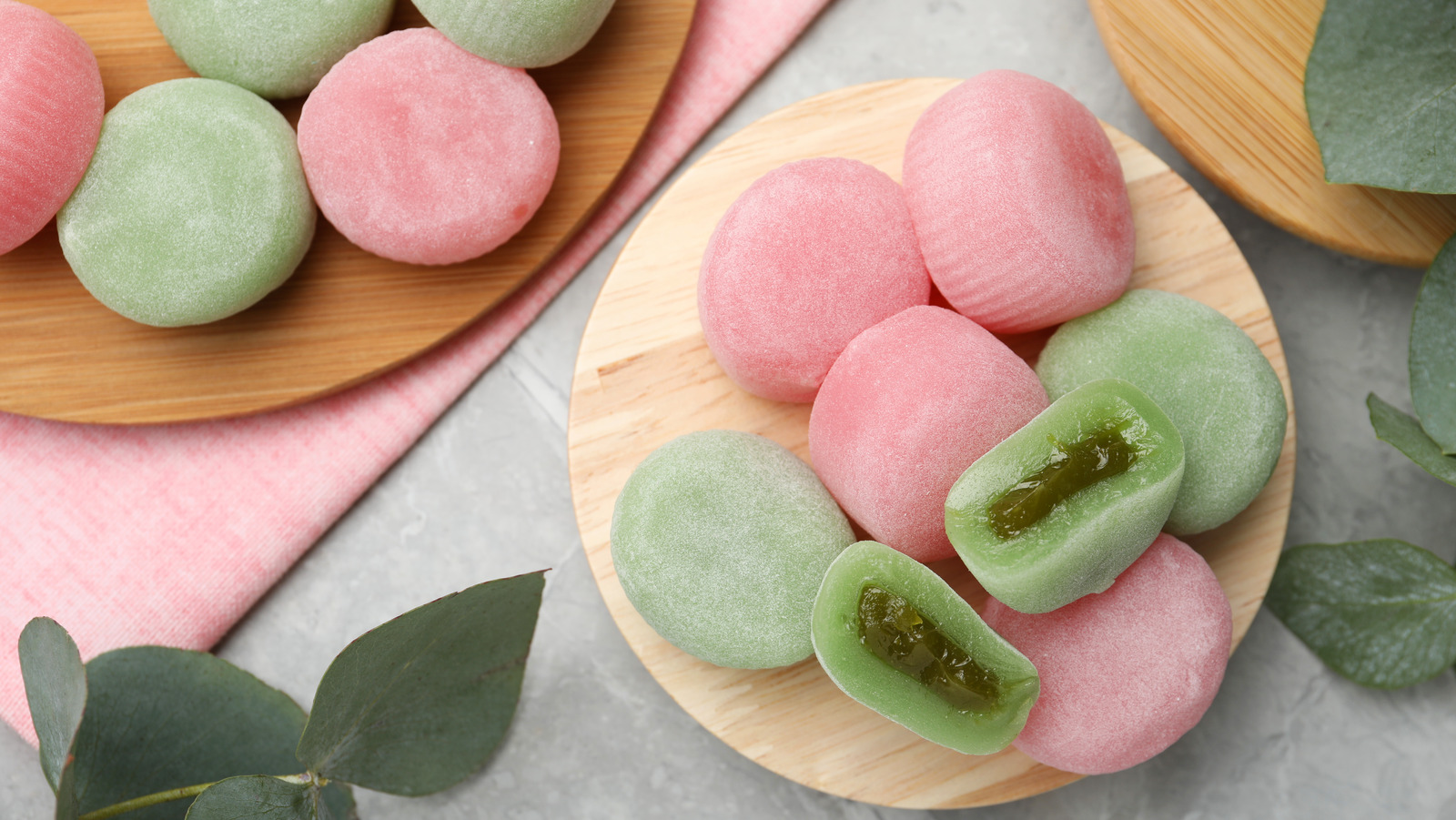 Emmymade - Homemade Mochi - 2 Ways of Using a Mochi Maker 😲🤤