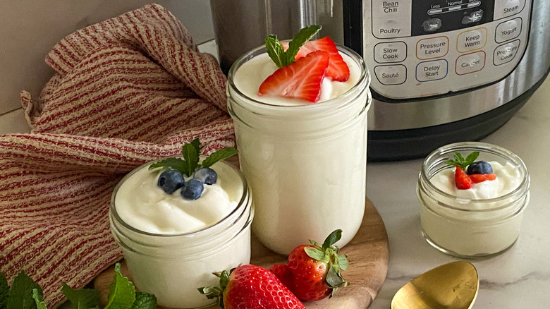 jars of yogurt with Instant Pot