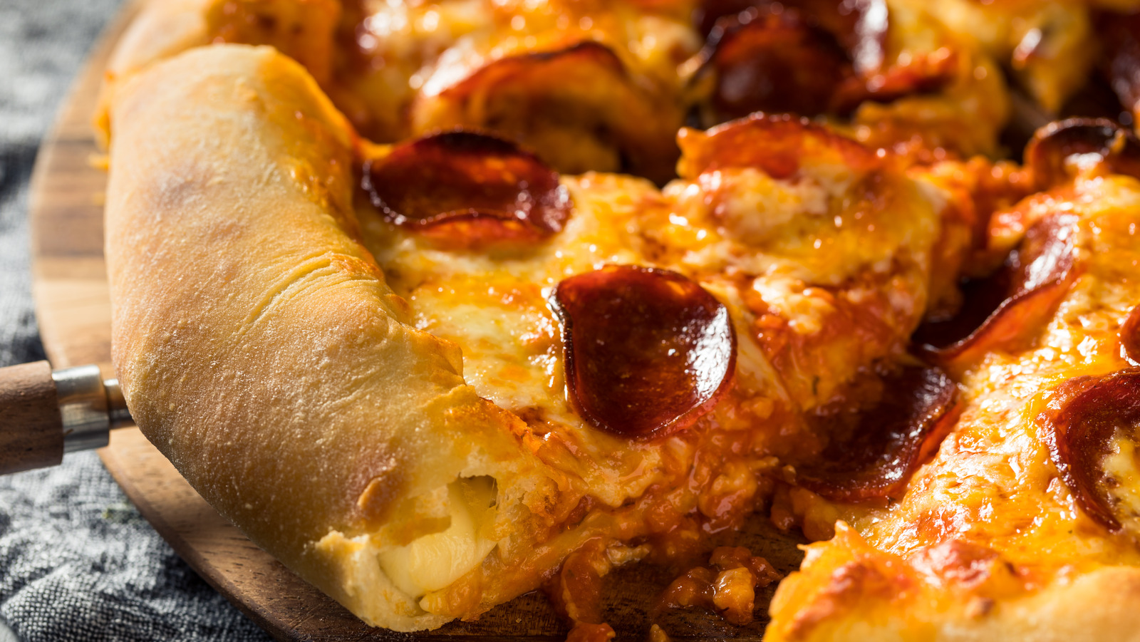 Your Pizza Crust Is In Need Of A Mozzarella Stick Makeover