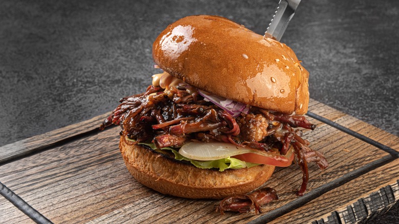 pulled pork sandwich