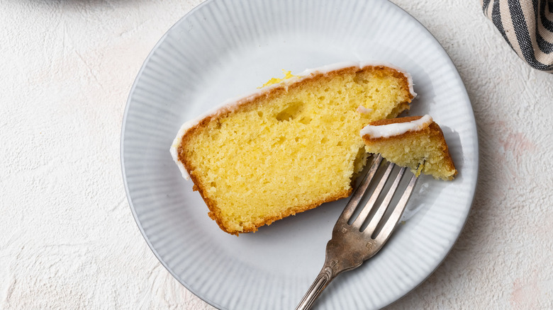 Zingy Lemon Buttermilk Pound Cake Recipe