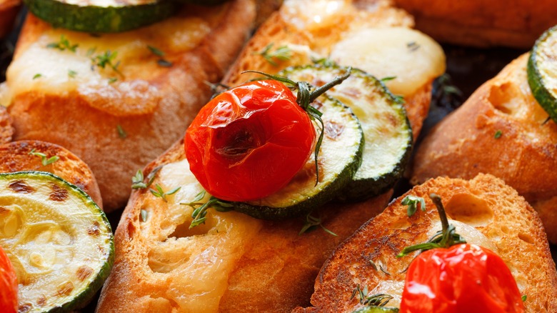 Bruschetta with zucchini